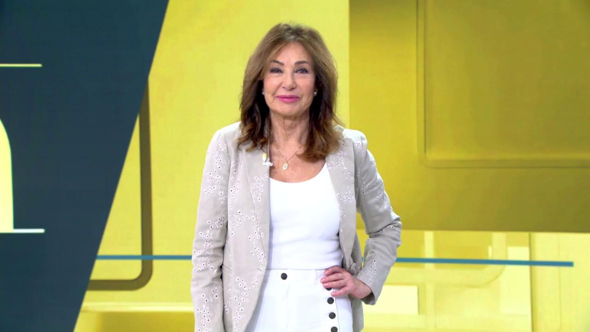 Ana Rosa: "Como la cosa va de aquelarres, Sánchez ha decidido dar explicaciones la Noche de San Juan"