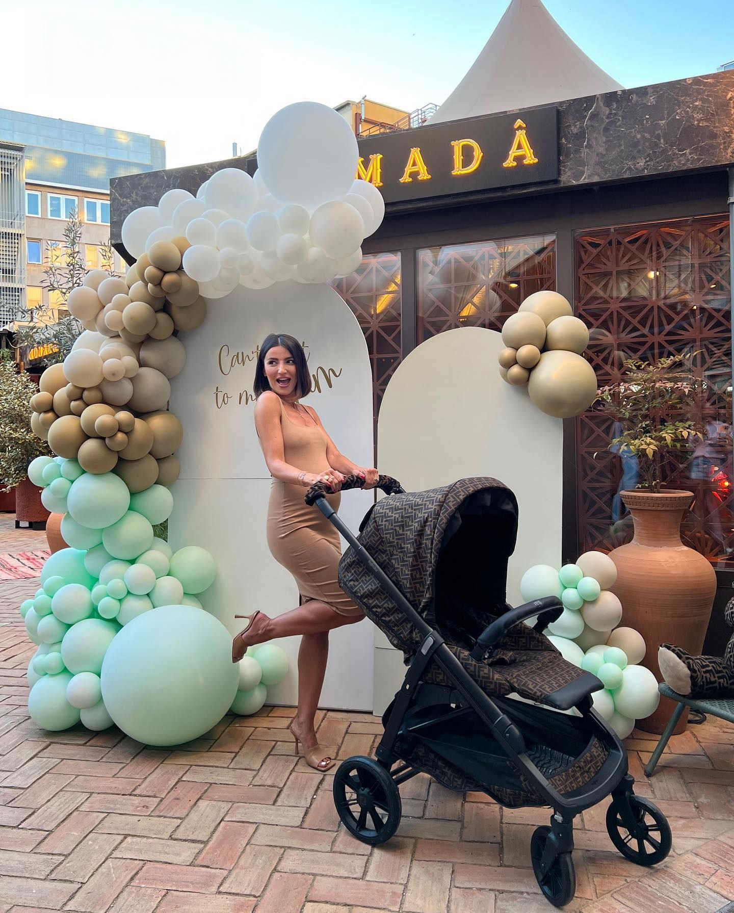 El carrito de bebé de Fendi que le regalaron a Alexandra Pereira