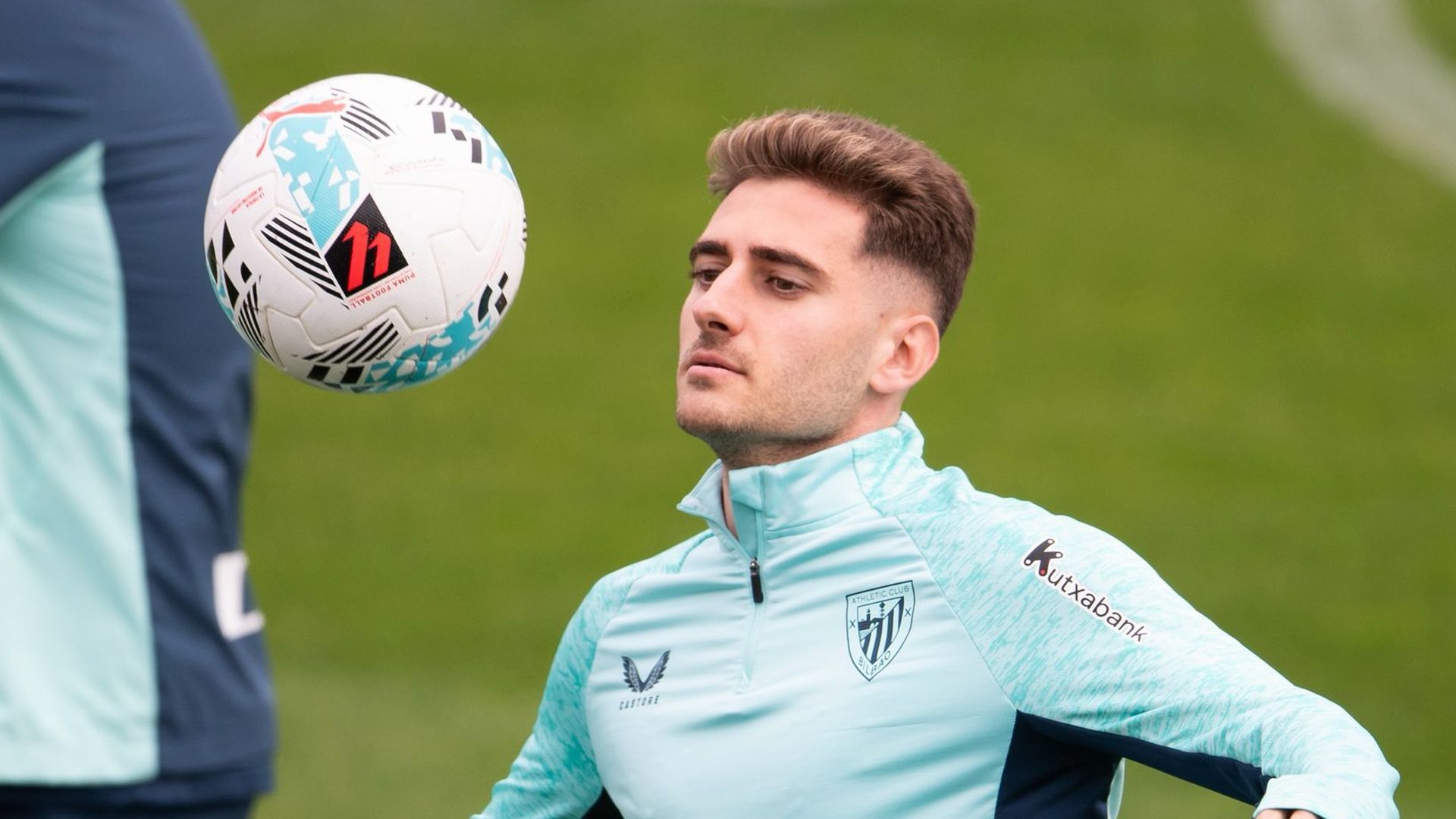 El catalán Robert Navarro se entrena en Lezama
