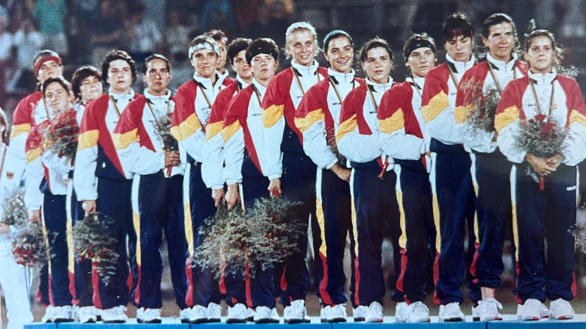 El equipo femenino de hockey de Barcelona 92 al completo