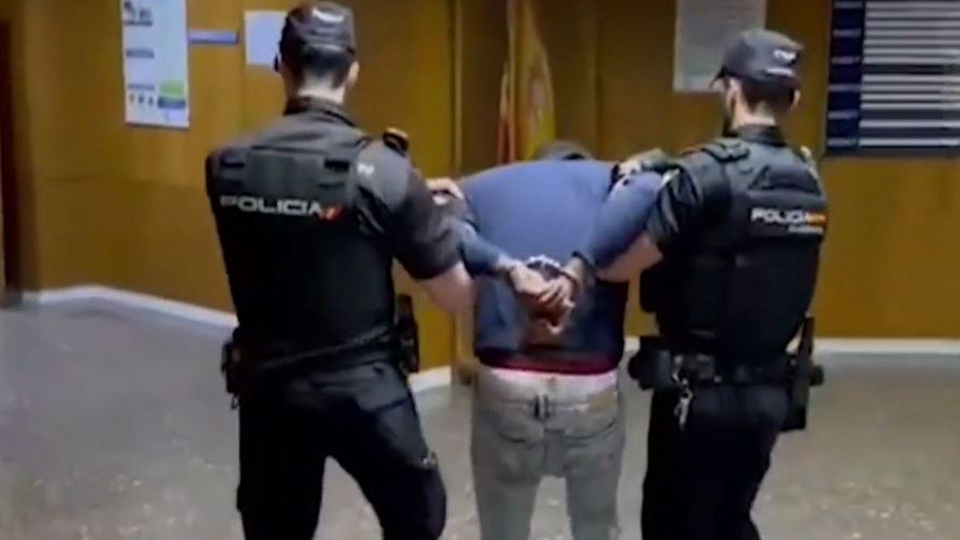 El hombre de 30 años se entregó un día después de matar a su pareja en Villaverde, Madrid. El hombre de 30 años se entregó un día después de matar a su pareja en Villaverde, Madrid.