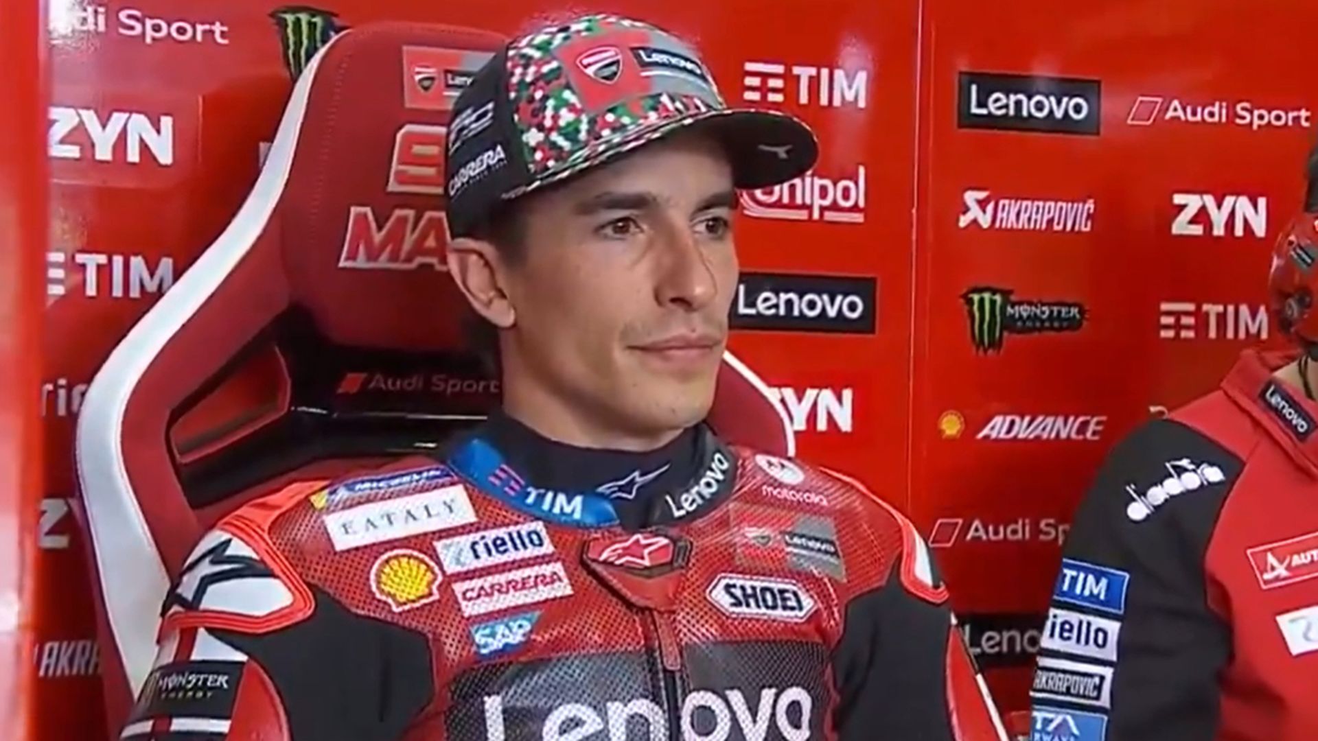 Marc Márquez, en el box de Ducati