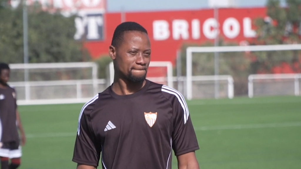 De Guinea Conakry a Sevilla y de jugar descalzo a cumplir un sueño: la emocionante historia de Oulare Aboubacar Sidiki