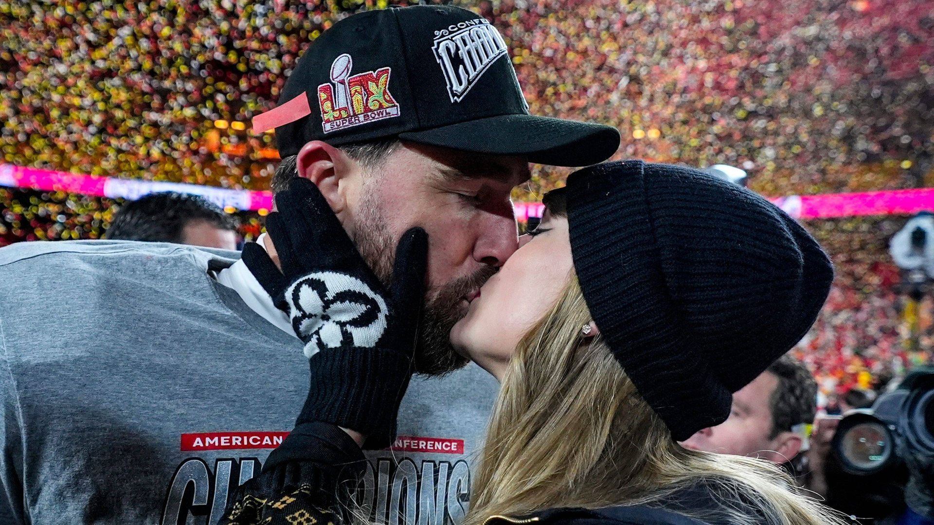 Taylor Swift y Travis Kelce a principios de 2025