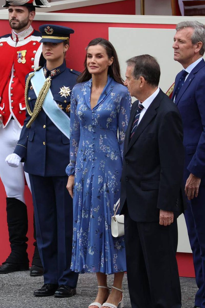 El look de Letizia para el desfile del Día de las Fuerzas Armadas