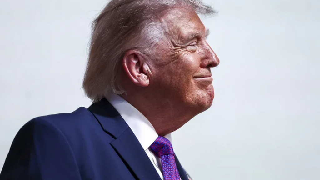 El médico de Trump afirma que su corazón equivale al de una persona 14 años más joven pero le advierte: debe bajar de peso