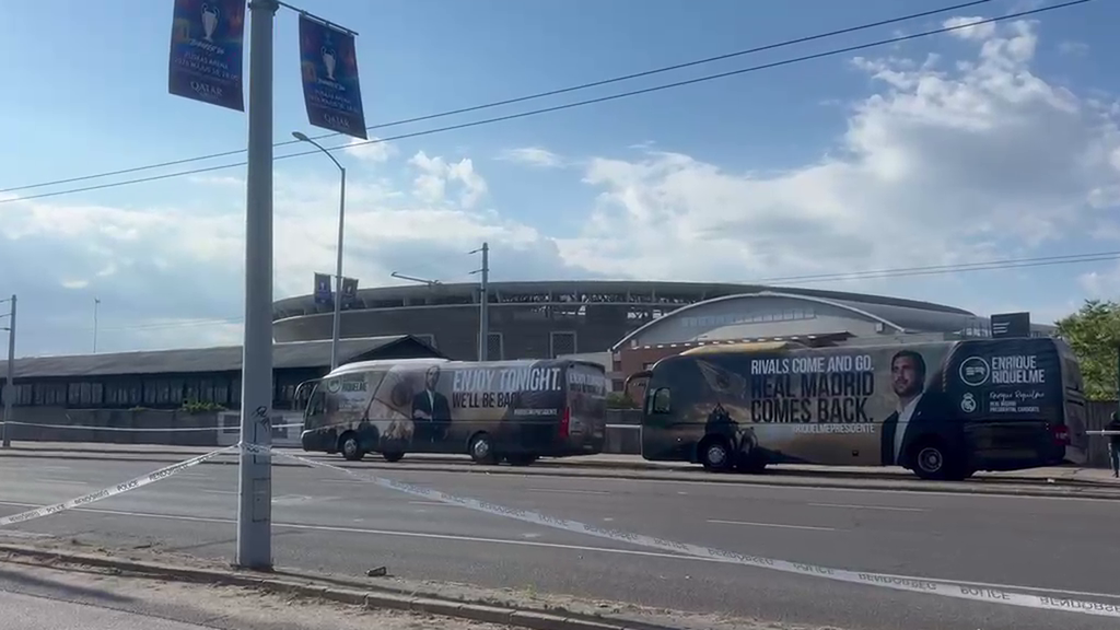 Enrique Riquelme se 'cuela' en la final de la Champions con varios autobuses publicitarios