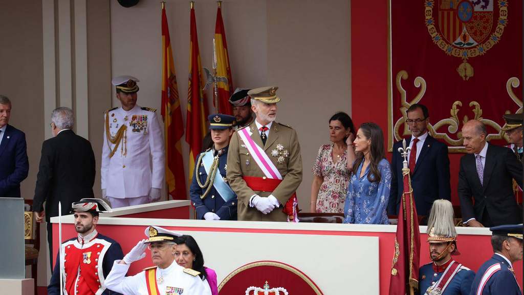 Las incidencias del desfile de las Fuerzas Armadas: de la caída de la bandera a la cancelación de la parte aérea