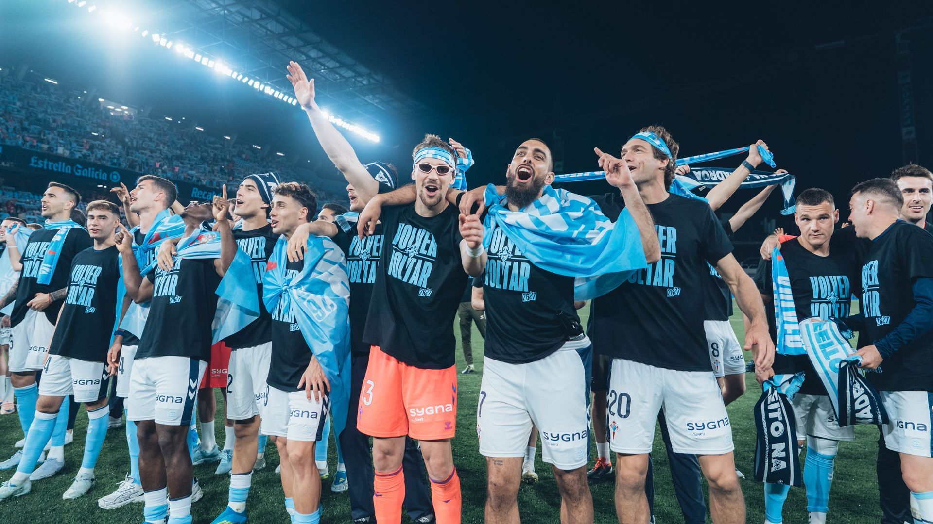 Los jugadores del Celta celebran la clasificación a Europa League