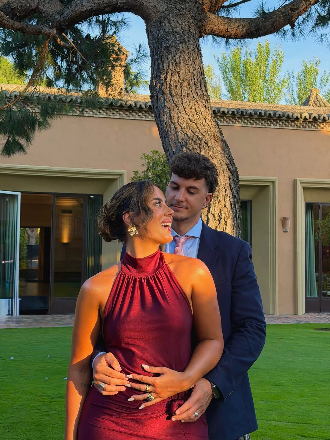 Paula di Martino y Javi Ramón, en la boda de Fani Carbajo y Fran Benito