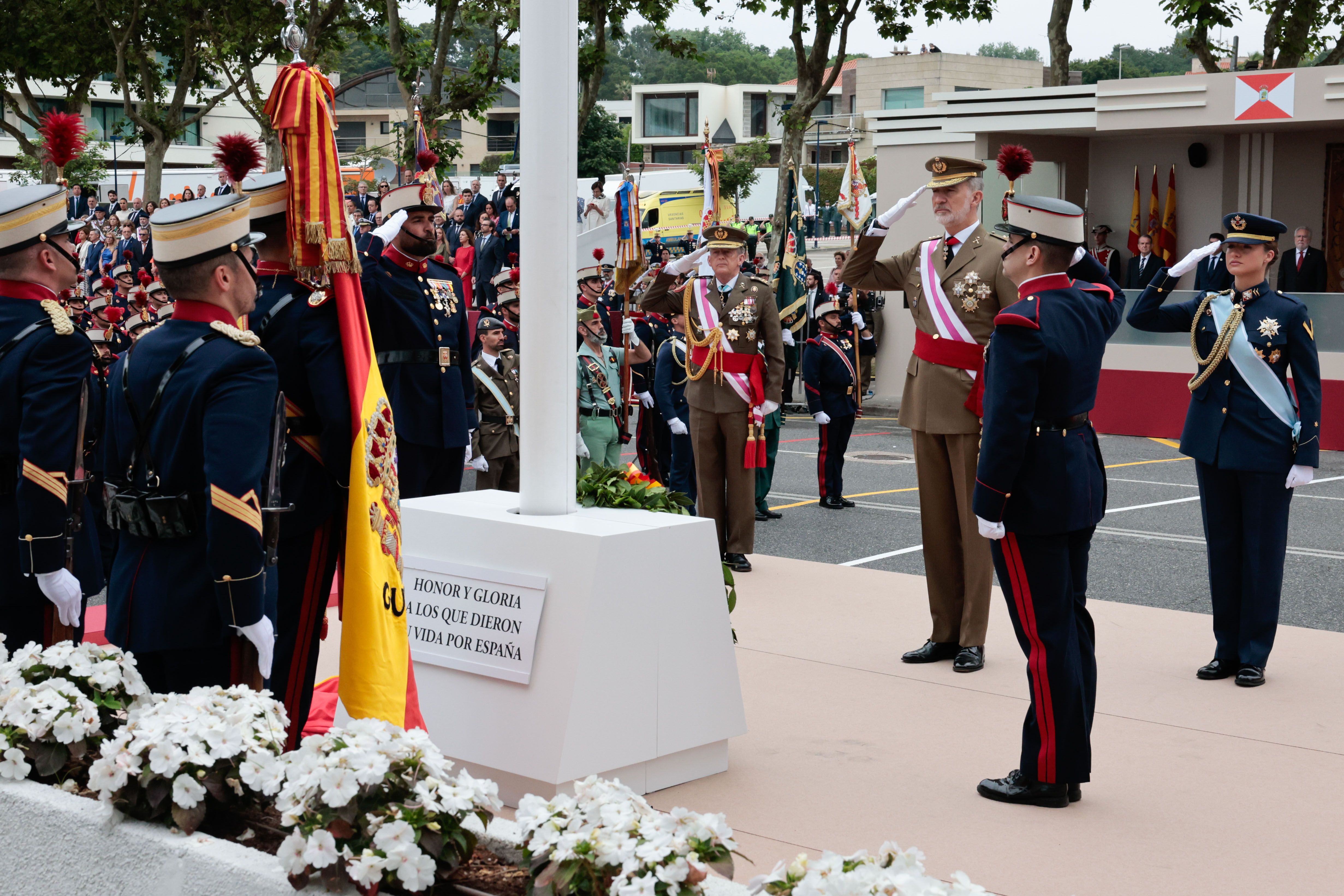 Qué ha pasado para que haya fallado el izado de bandera en el desfile: así solventó el incidente el rey Felipe VI