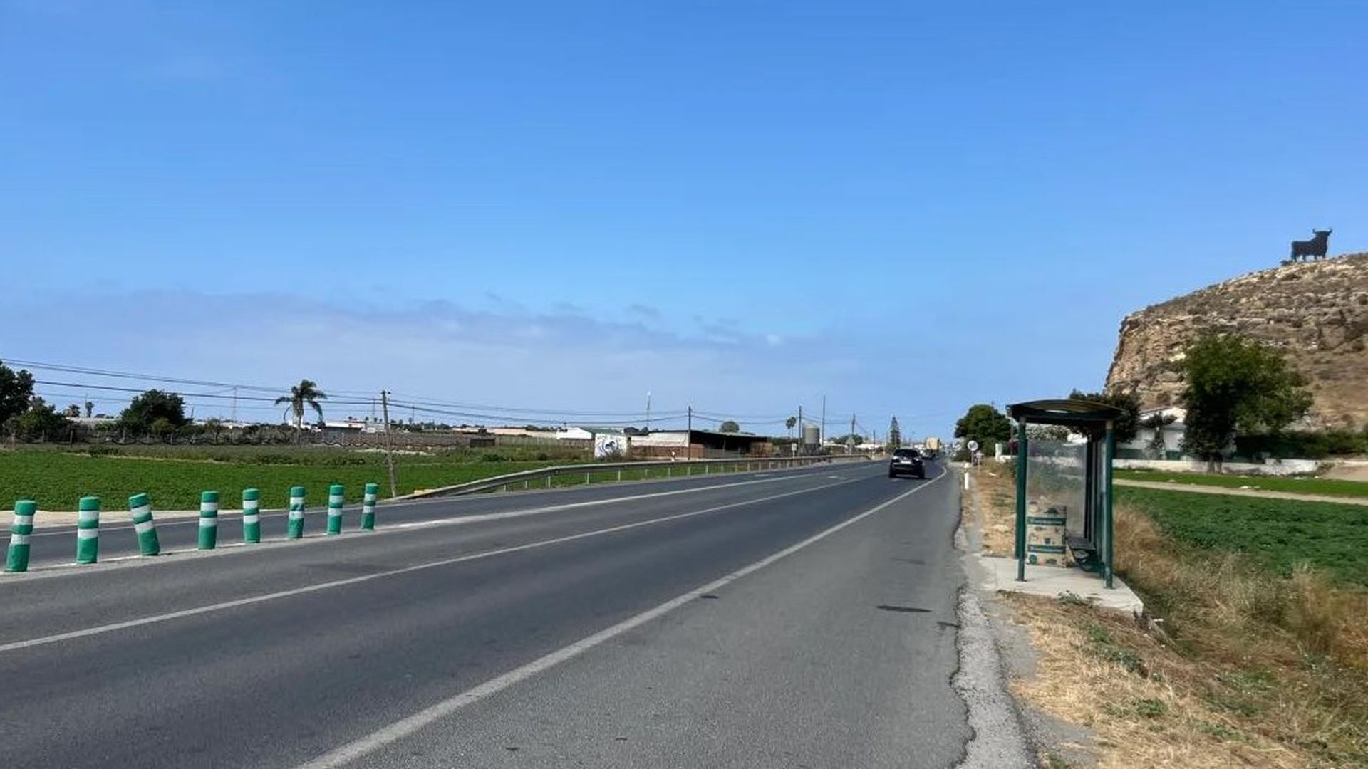Carretera N-340 a su paso por el término municipal de Vélez-Málaga Carretera N-340 a su paso por el término municipal de Vélez-Málaga