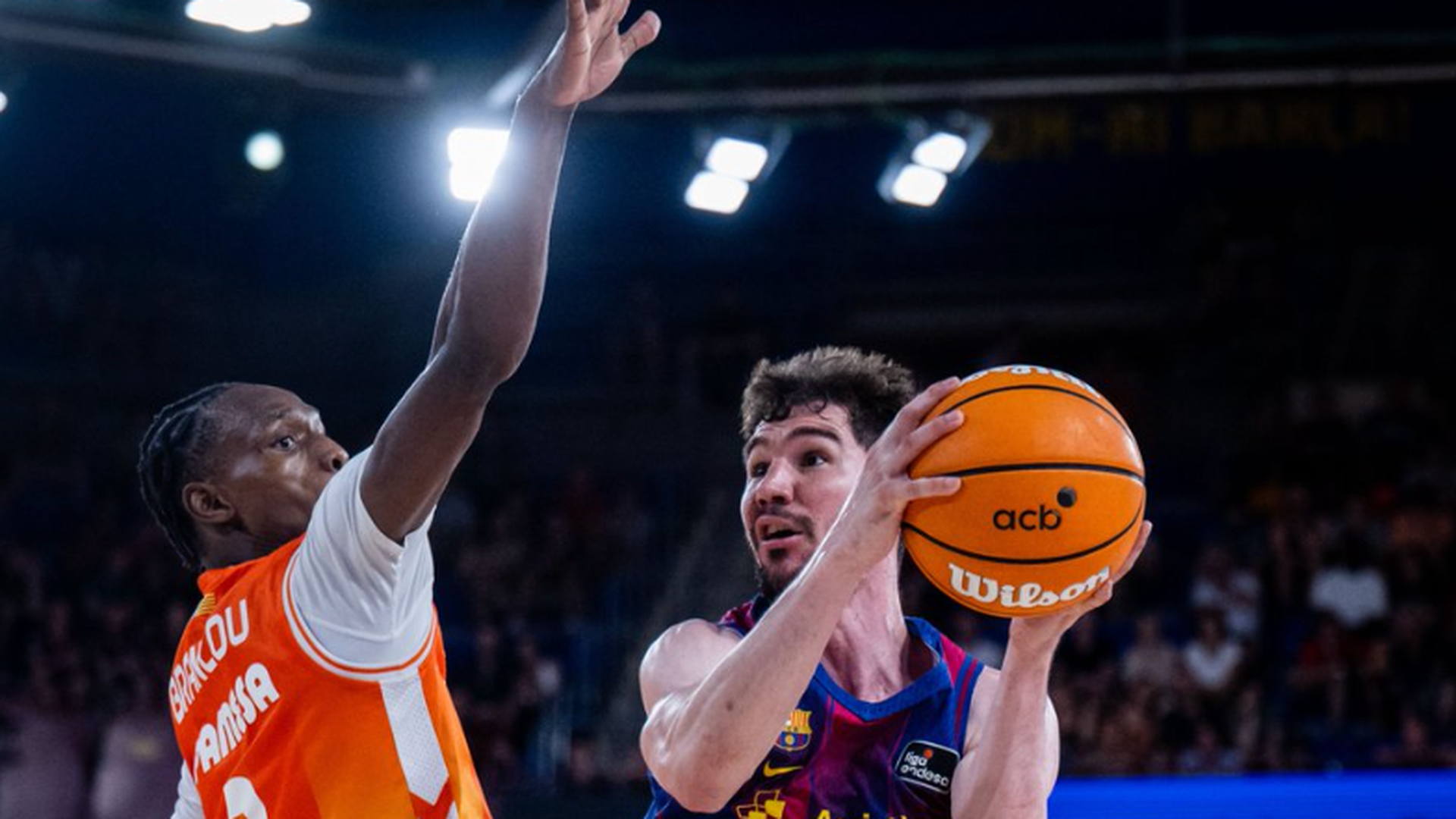 El Valencia Basket desarbola al Barça en el Palau y será cabeza de serie en el 'play-off' (77-102)