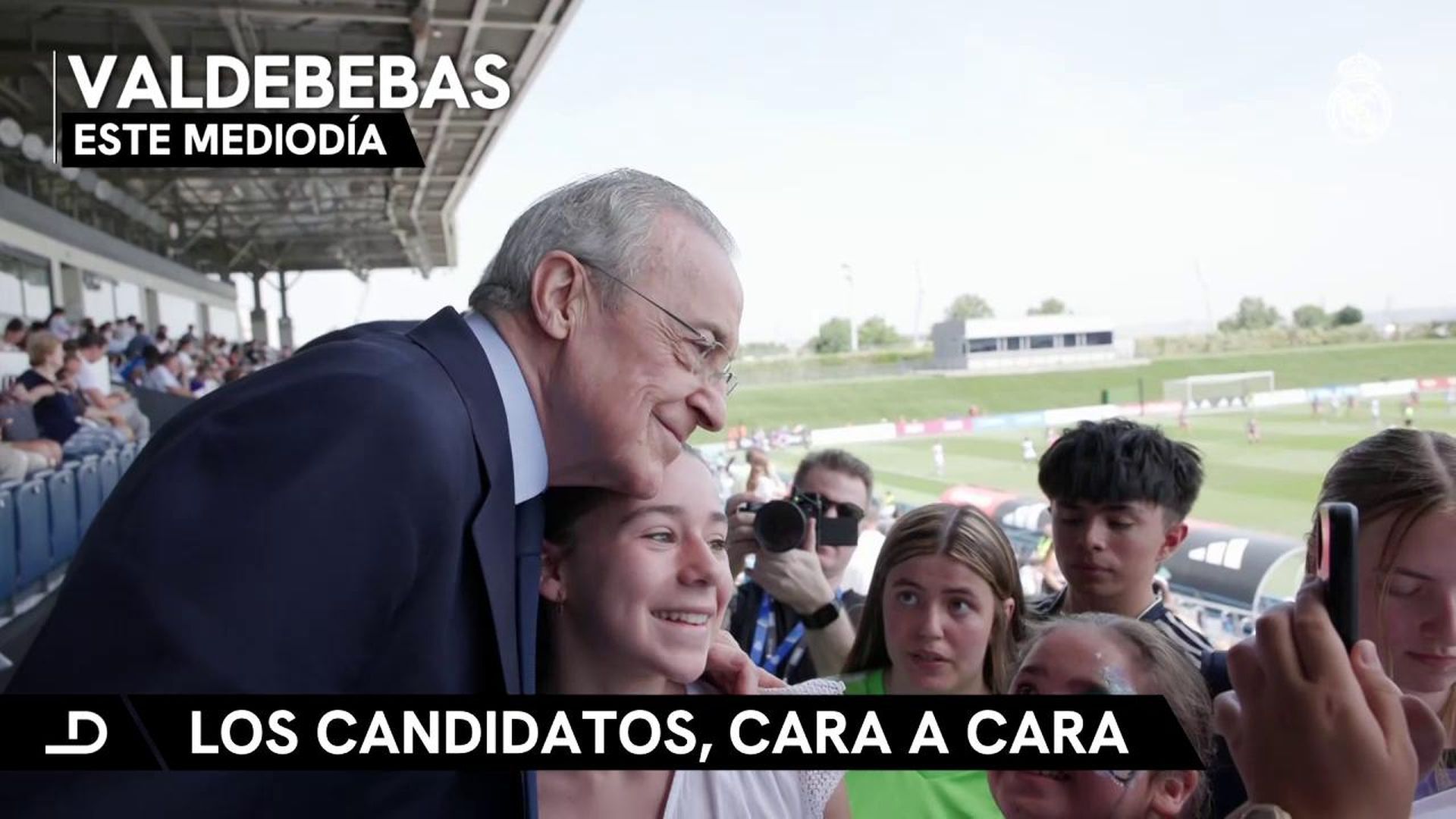 Florentino Pérez, junto a aficionados en el Alfredo Di Stéfano