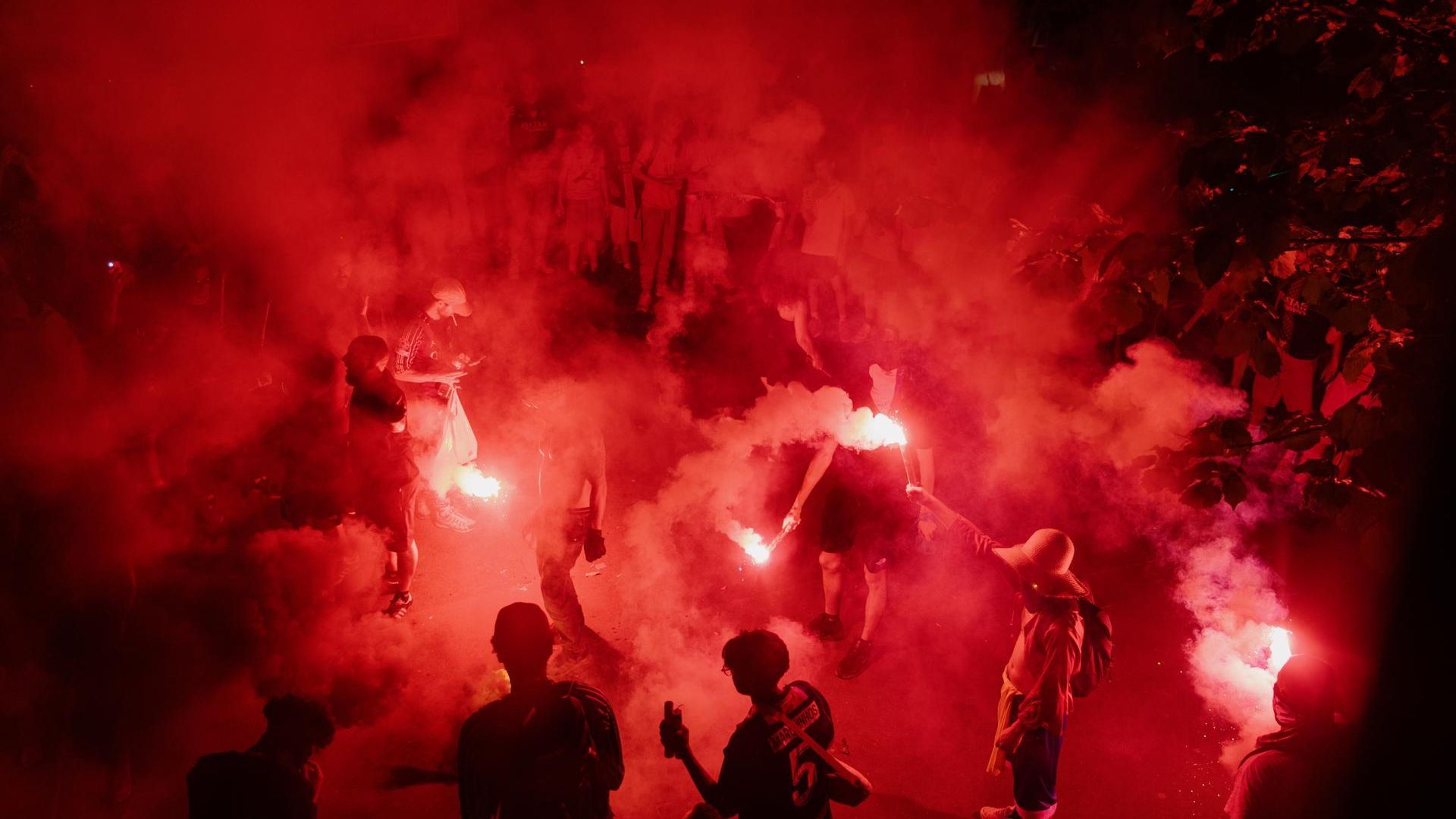 Más de 400 detenidos y siete policías heridos tras la victoria del PSG en la final de la Champions en Francia Más de 400 detenidos y siete policías heridos tras la victoria del PSG en la final de la Champions en Francia