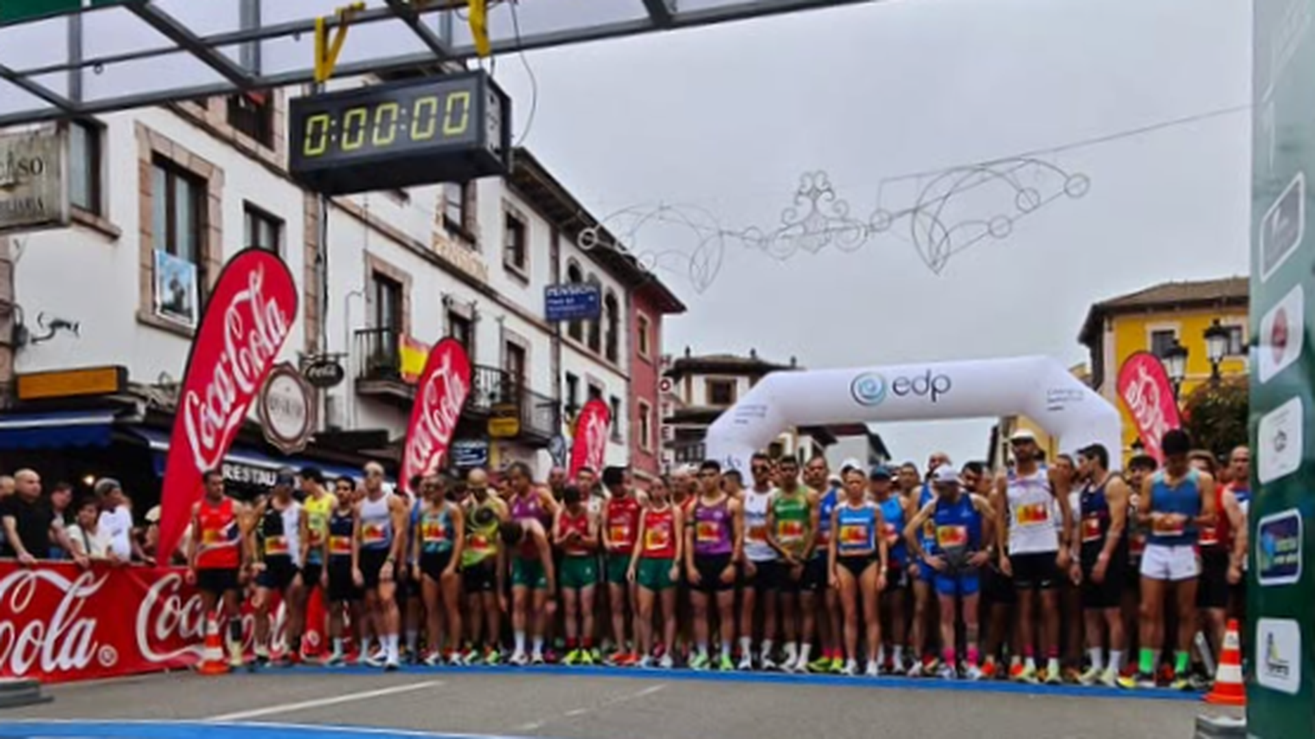 Muere un corredor de 28 años en la Media Maratón "Ruta de la Reconquista" de Cangas de Onís, Asturias Muere un corredor de 28 años en la Media Maratón "Ruta de la Reconquista" de Cangas de Onís, Asturias