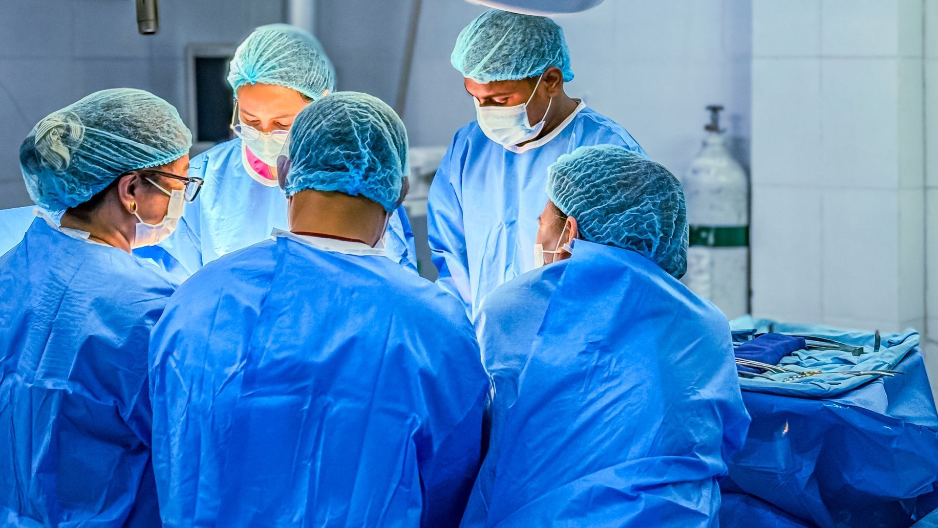 Un paciente será indemnizado al ser operado de un tumor en una zona en la que no lo tenía por un fallo de un cirujano en Murcia Un paciente será indemnizado al ser operado de un tumor en una zona en la que no lo tenía por un fallo de un cirujano en Murcia