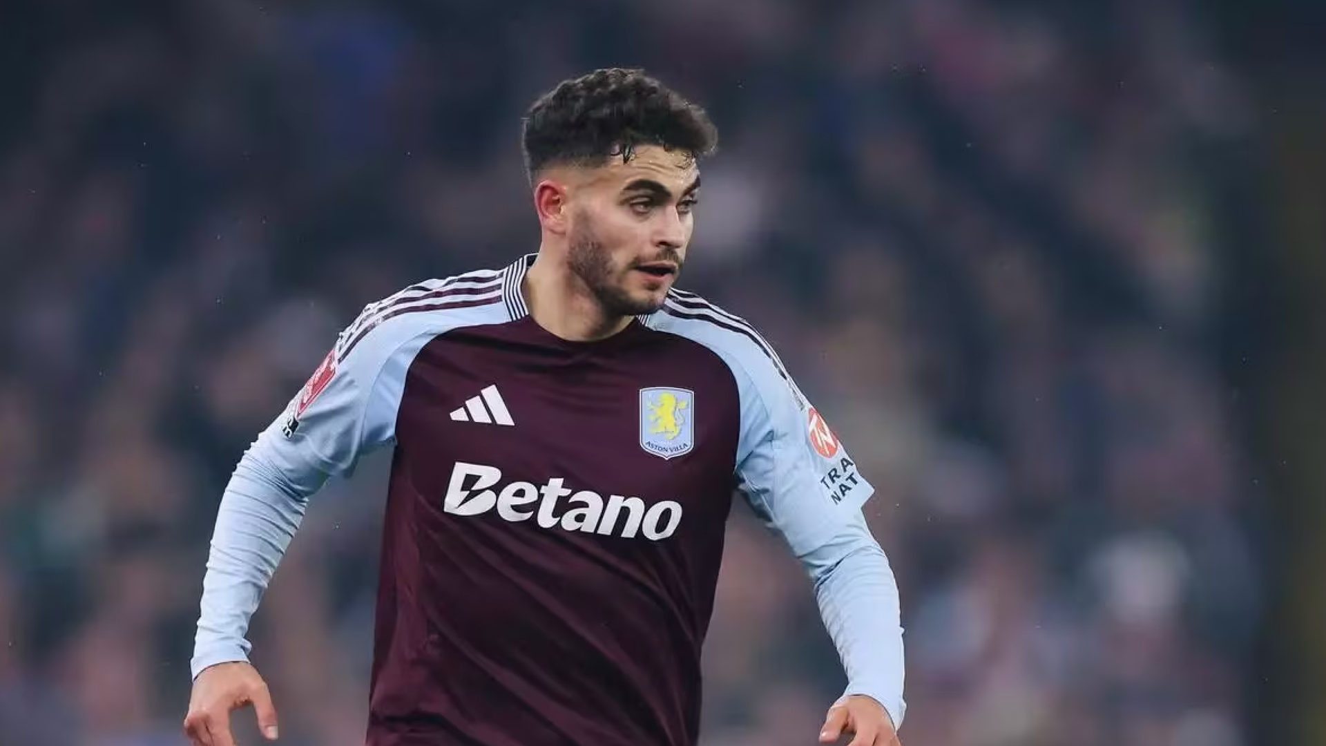Andrés García con el Aston Villa