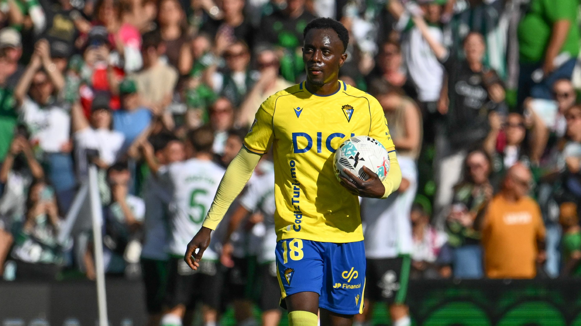 Diarra, durante el Racing-Cádiz