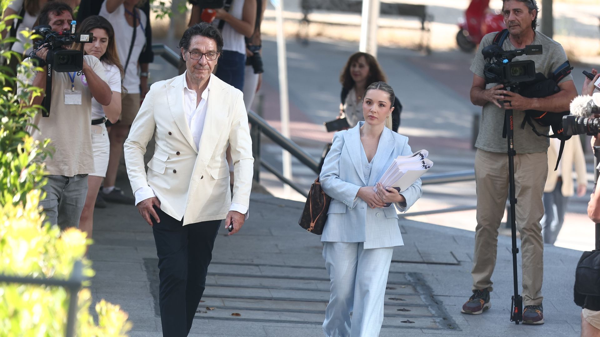 El actor Luis Lorenzo a su llegada al juicio por presunto maltrato y estafa a la tía de su expareja