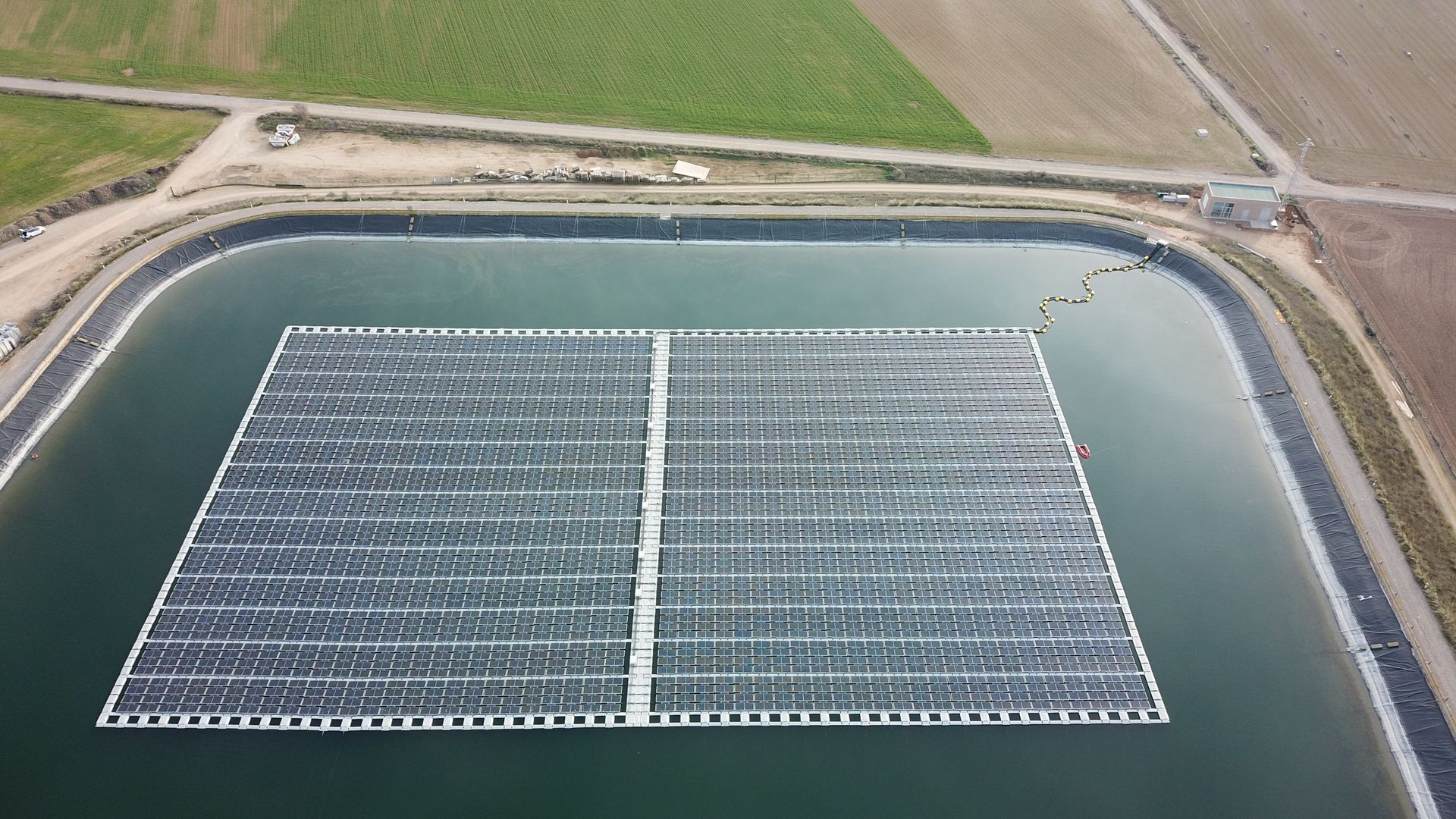 En la balsa de Alfés (Lleida) han instalado 2.800 placas solares