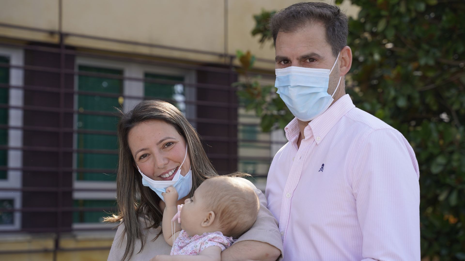 Los padres de la niña que ha sido tratada de un trasplante cardíaco infantil ABO