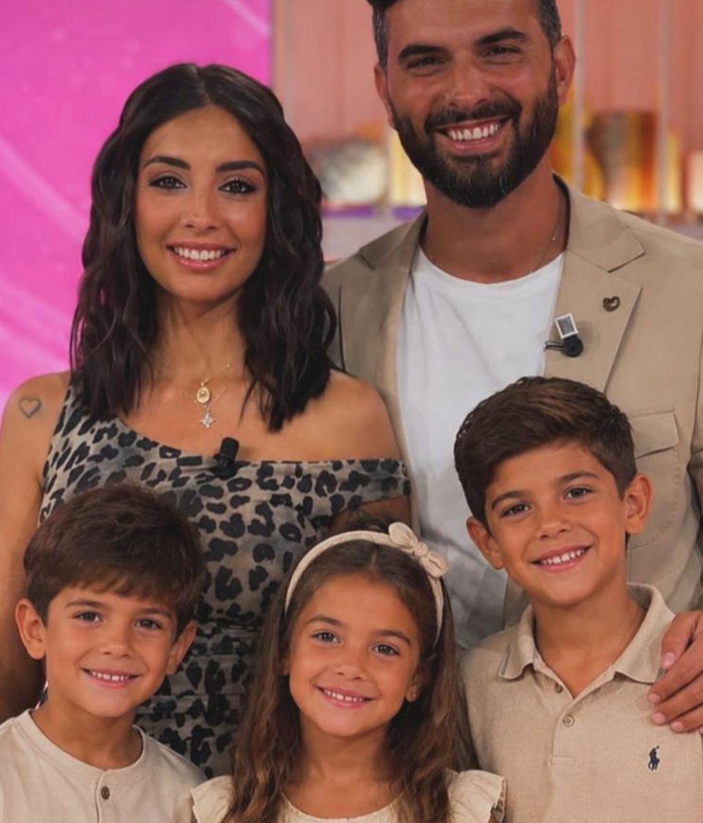 Marieta y Suso con sus hijos generados por IA