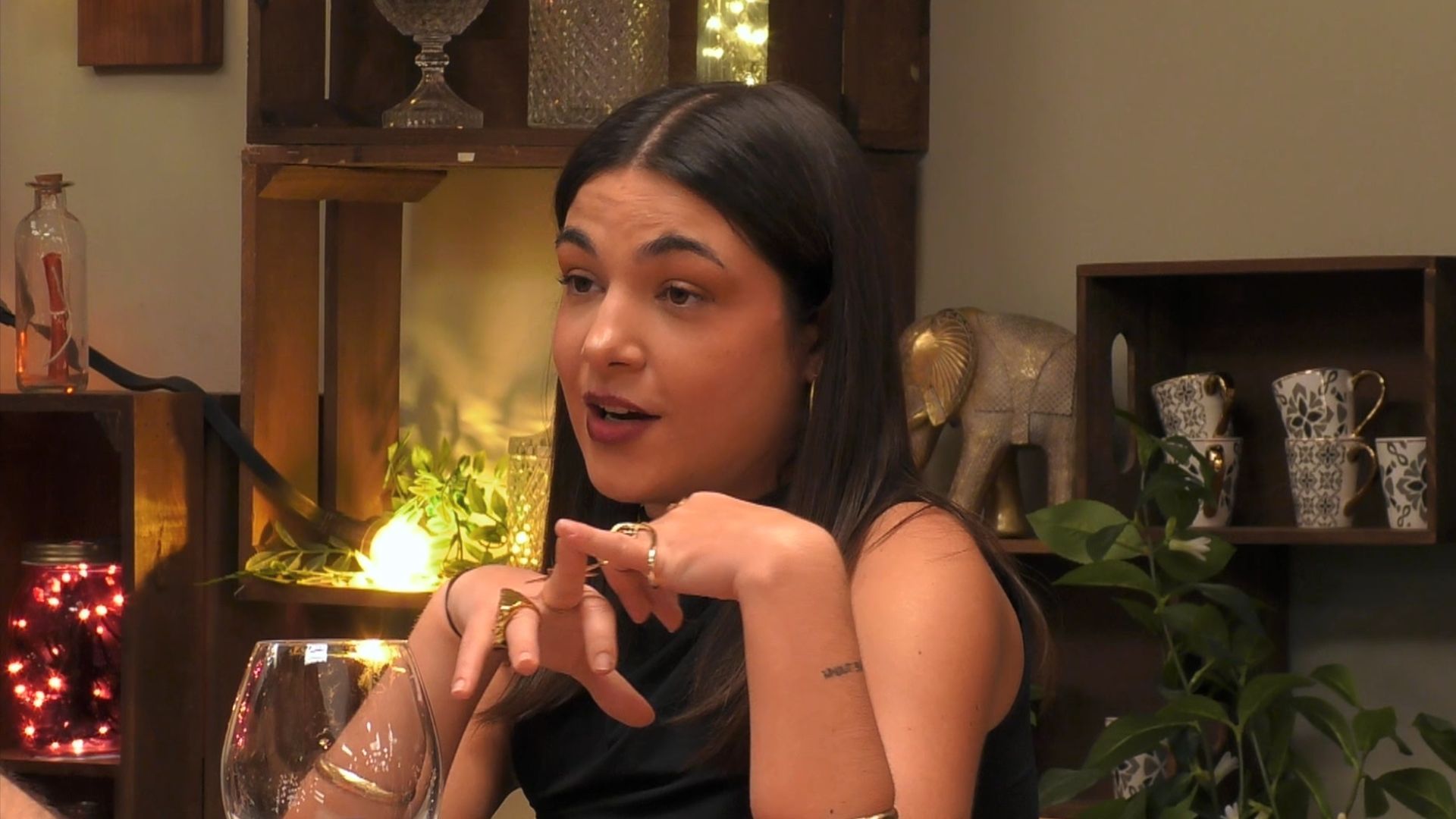 El motivo por el que una soltera de 'First Dates' siente rechazo por el 'Opus Dei': 
