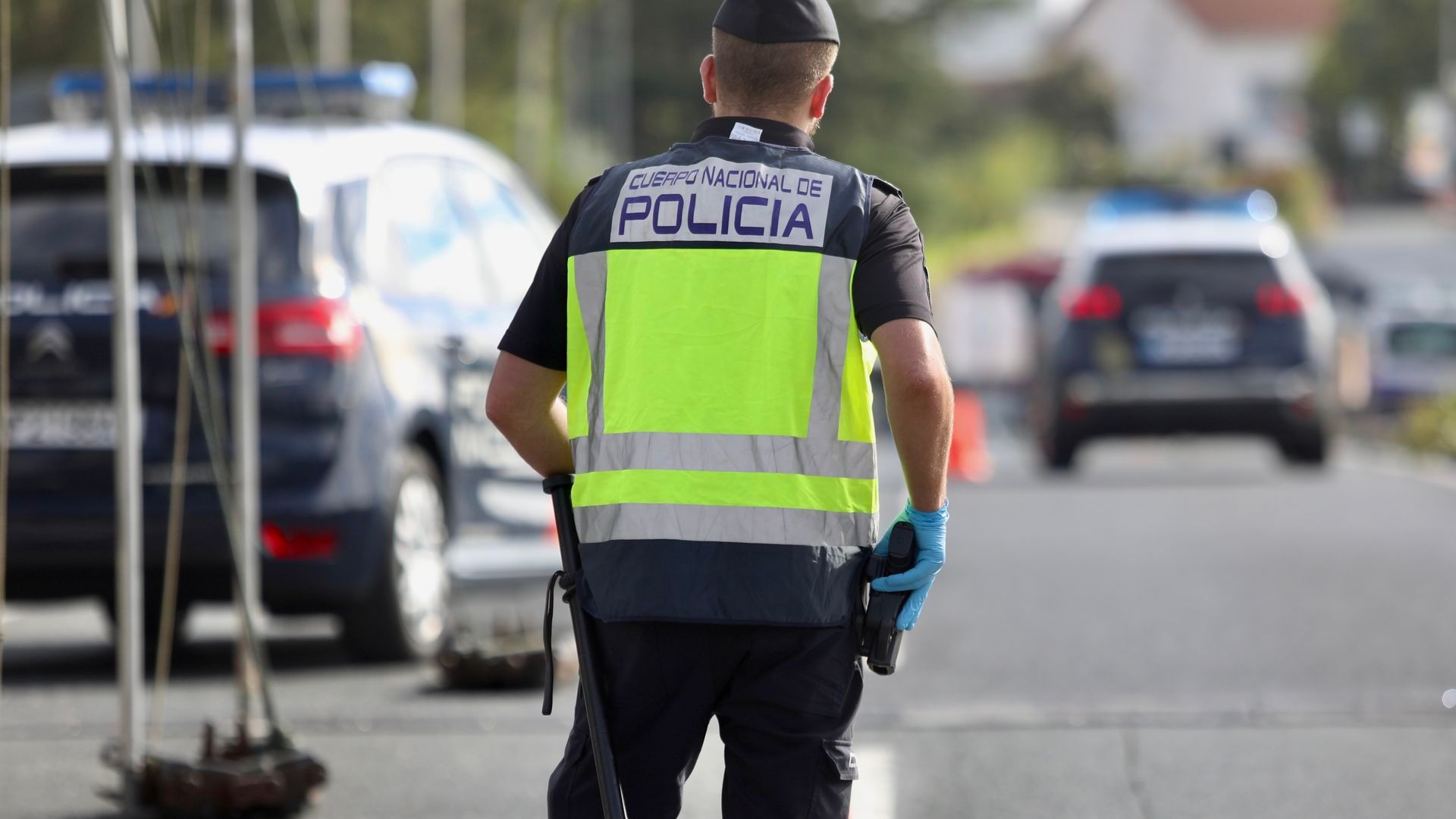 Rescatan y devuelven a un niño a su familia de acogida después de que sus padres biológicos se lo llevasen al salir del colegio en Torrelavega Rescatan y devuelven a un niño a su familia de acogida después de que sus padres biológicos se lo llevasen al salir del colegio en Torrelavega