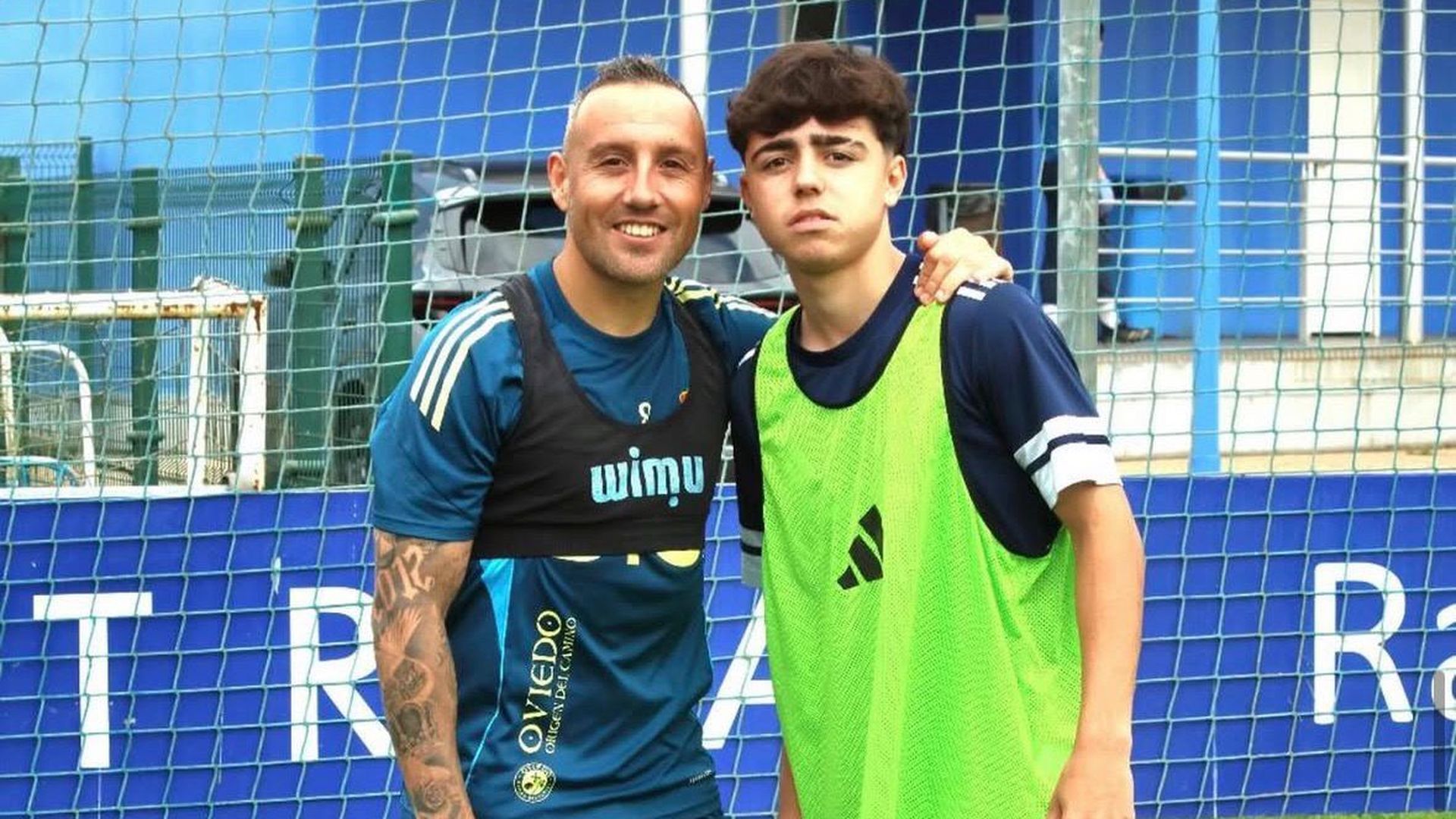 Santi Cazorla junto a su hijo Enzo Santi Cazorla junto a su hijo Enzo