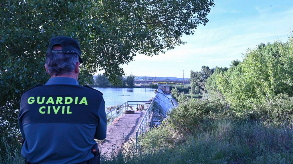 Unos pescadores lograron sacar del agua al hijo y nieto de cinco años de las dos mujeres ahogadas en Baños de Cerrato, Palencia, intentando salvarlo