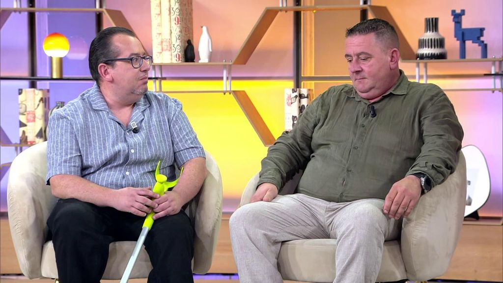 Eduardo, a su hermano Carlos tras sus múltiples intentos por ayudarle a superar su problema de adicciones: "No era yo, era otra persona"