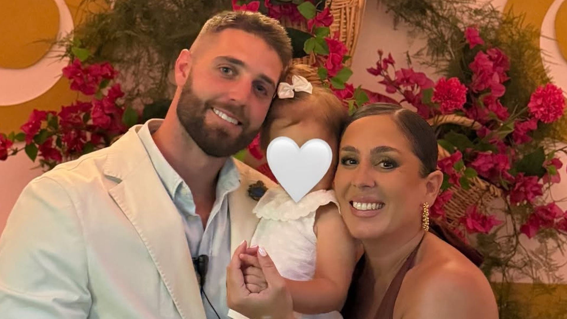 Anabel Pantoja, en una imagen de su red social con su hija y David Rodríguez Anabel Pantoja, en una imagen de su red social con su hija y David Rodríguez