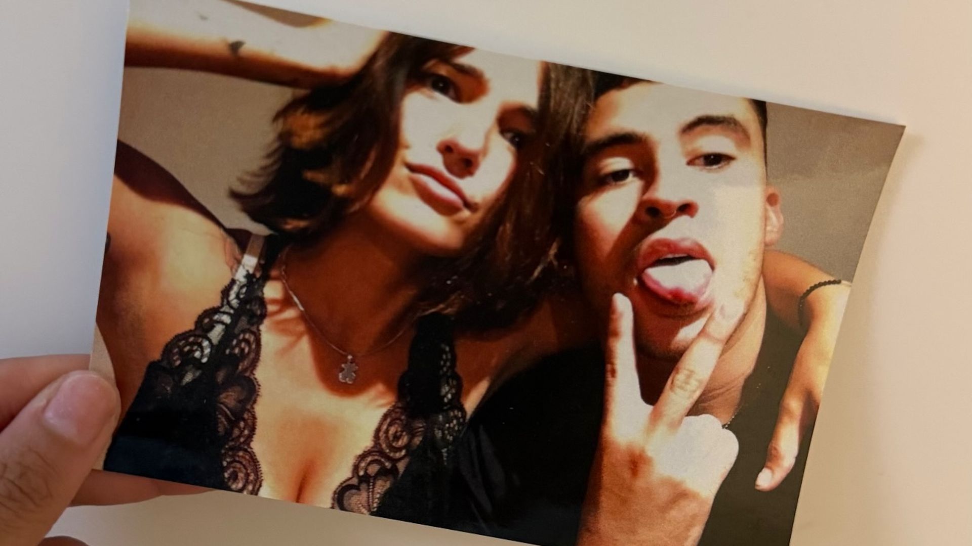 Claudia Bavel y Bad Bunny