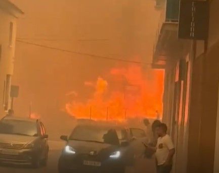El fuego afecta a pedanías cercanas a San José de la Montaña
