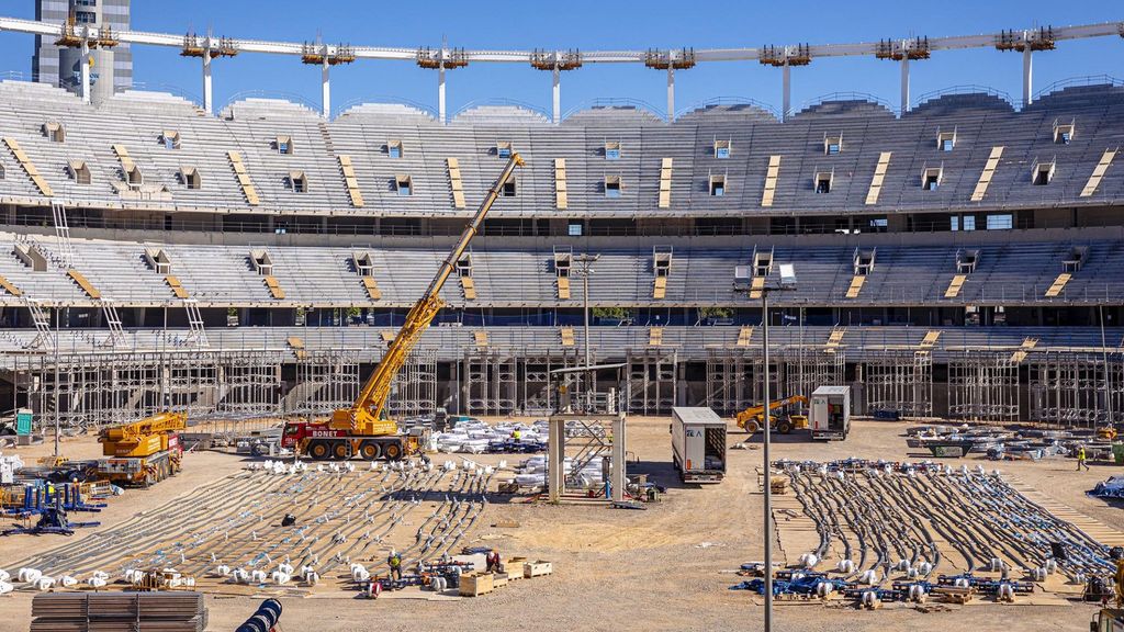 El Valencia ultima los detalles en el Nou Mestalla previos a la cubierta