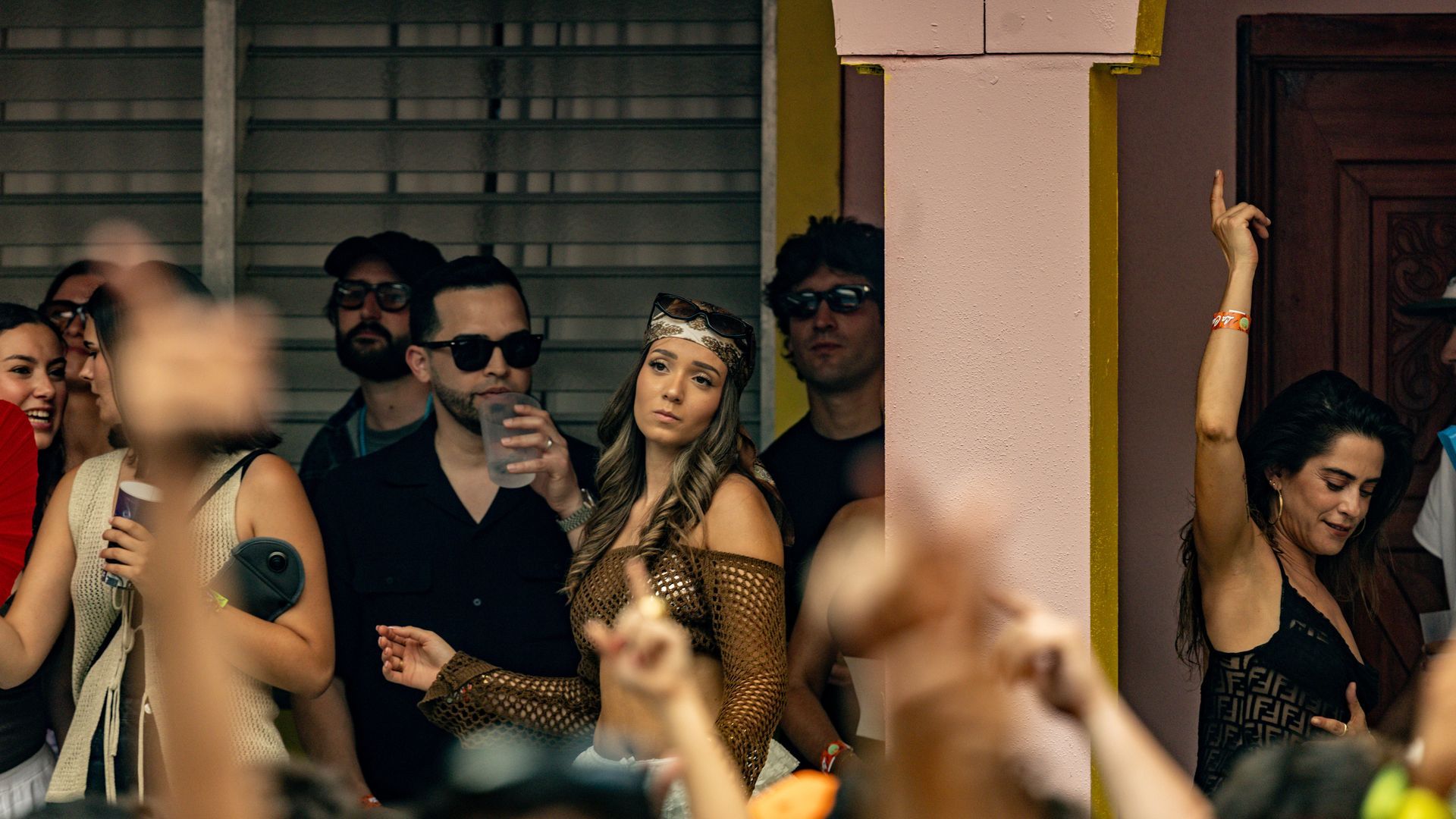 Fans en La Casita de Bad Bunny en Madrid