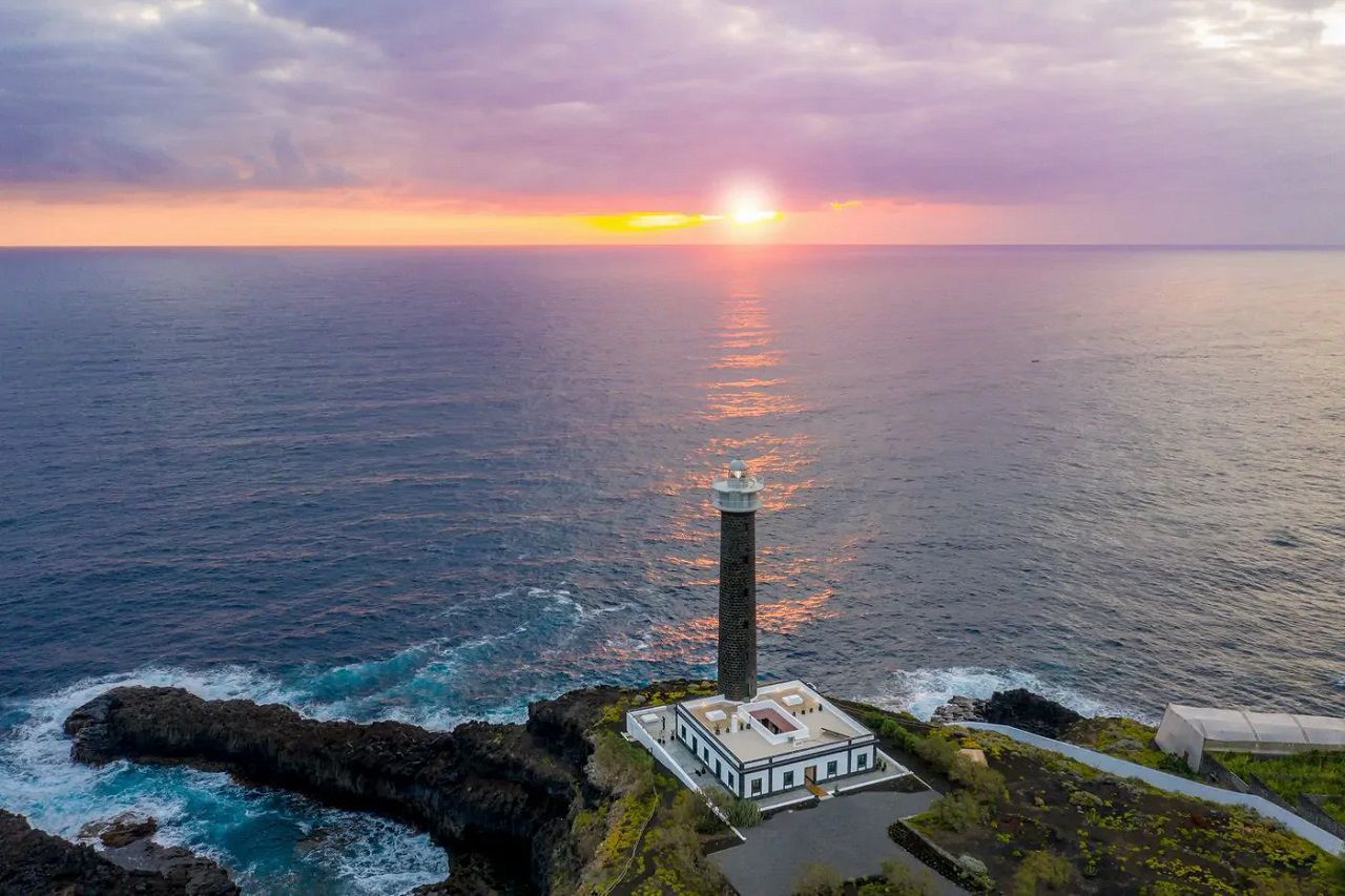 Faro de Punta Cumplida