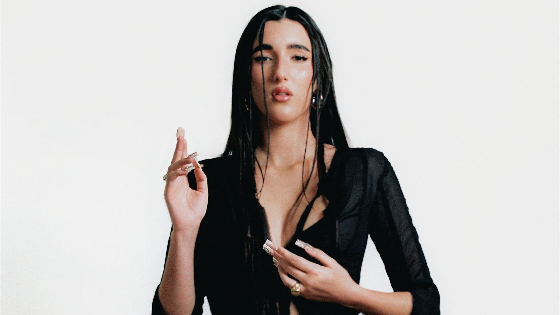 Judeline arrasa con su primer disco 'Bodhiria': "Quiero pensar que pueden encontrar una canción con la que conecten" Judeline arrasa con su primer disco 'Bodhiria': "Quiero pensar que pueden encontrar una canción con la que conecten"