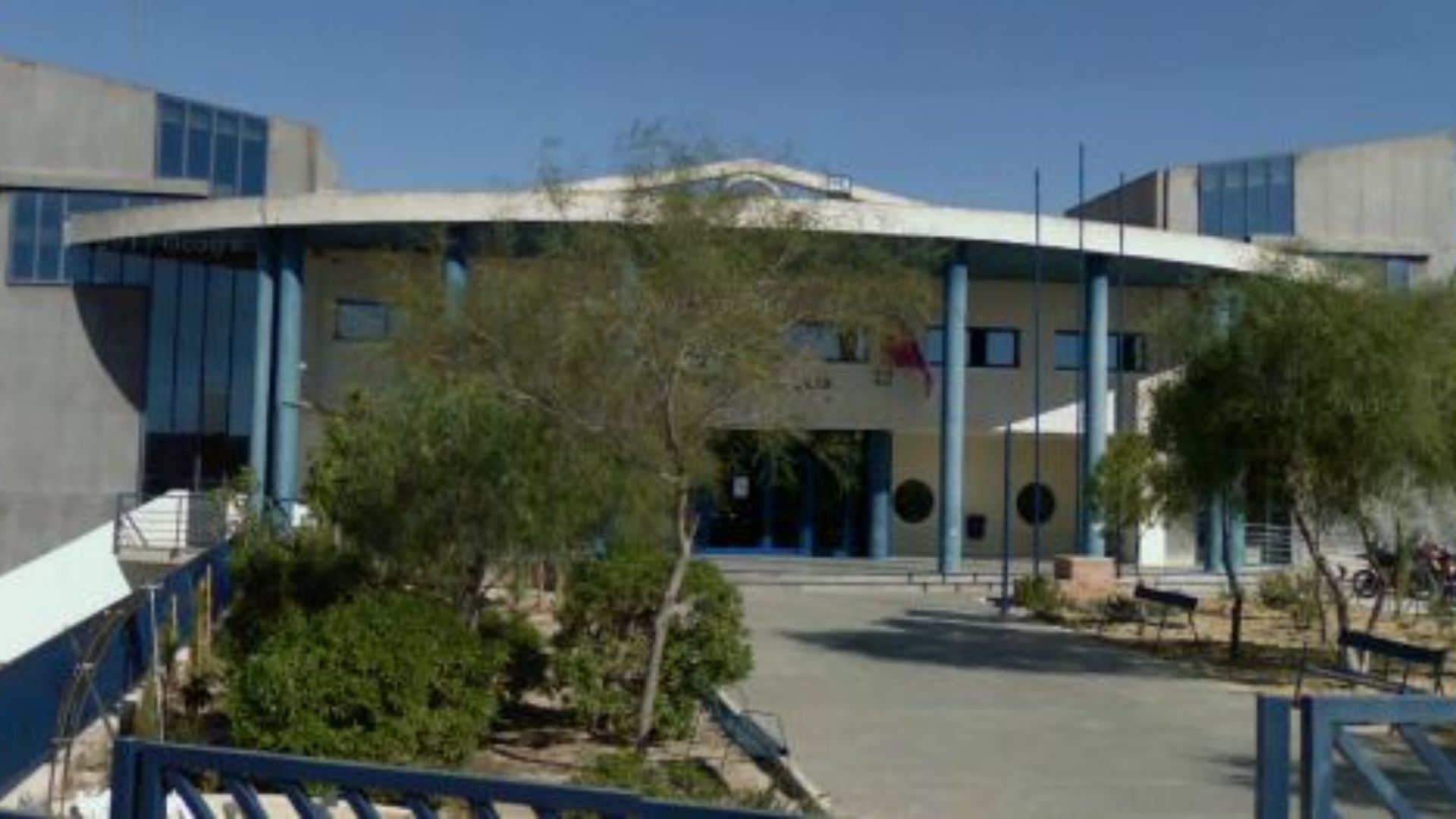 La fachada del IES Cañada de las Eras de Molina del Segura La fachada del IES Cañada de las Eras de Molina del Segura