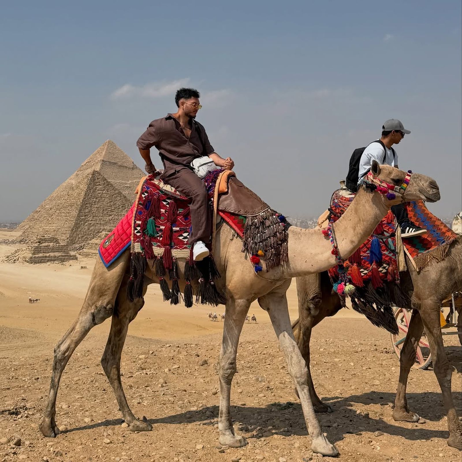 La foto de Omar Montes a lomos de un camello en Egipto por la que ha sido criticado