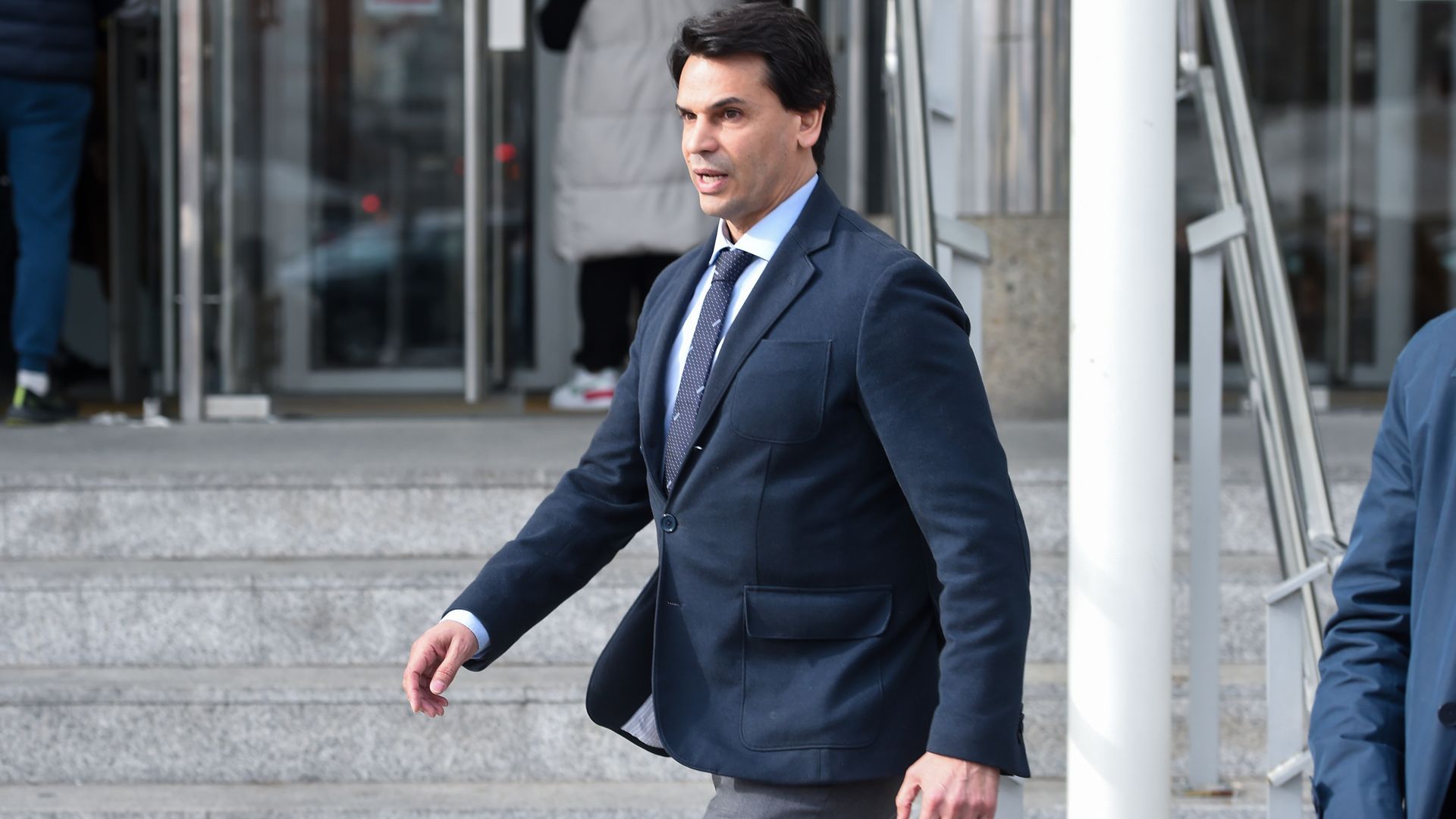 La jueza cita a declarar a Alberto González Amador, pareja de Isabel Díaz Ayuso, en la causa que investiga a su jefe de gabinete, Miguel Ángel Rodríguez La jueza cita a declarar a Alberto González Amador, pareja de Isabel Díaz Ayuso, en la causa que investiga a su jefe de gabinete, Miguel Ángel Rodríguez