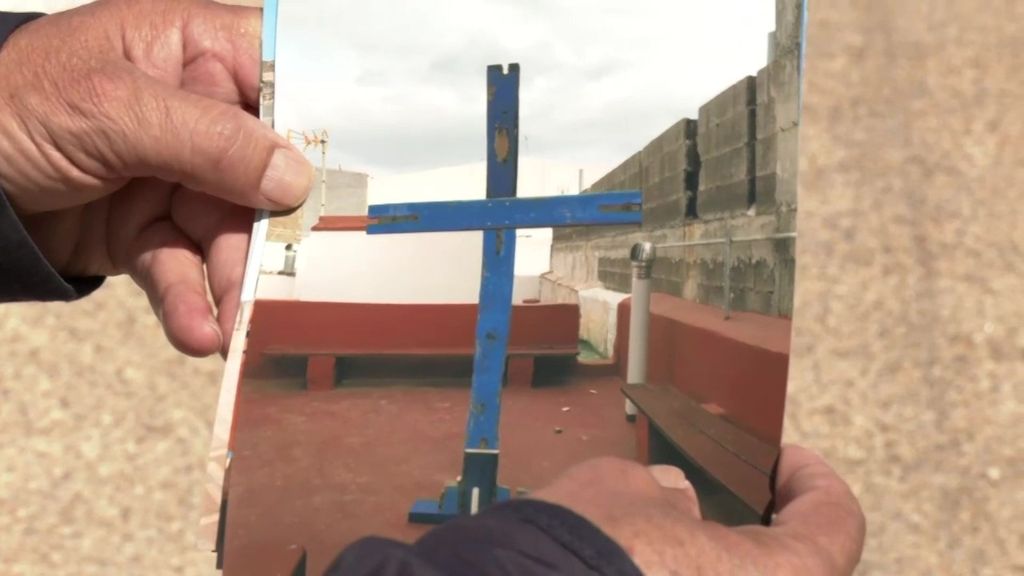 Las manos que preparan la visita del papa León XIV: una cruz hecha con madera de patera y miles de piezas artesanales