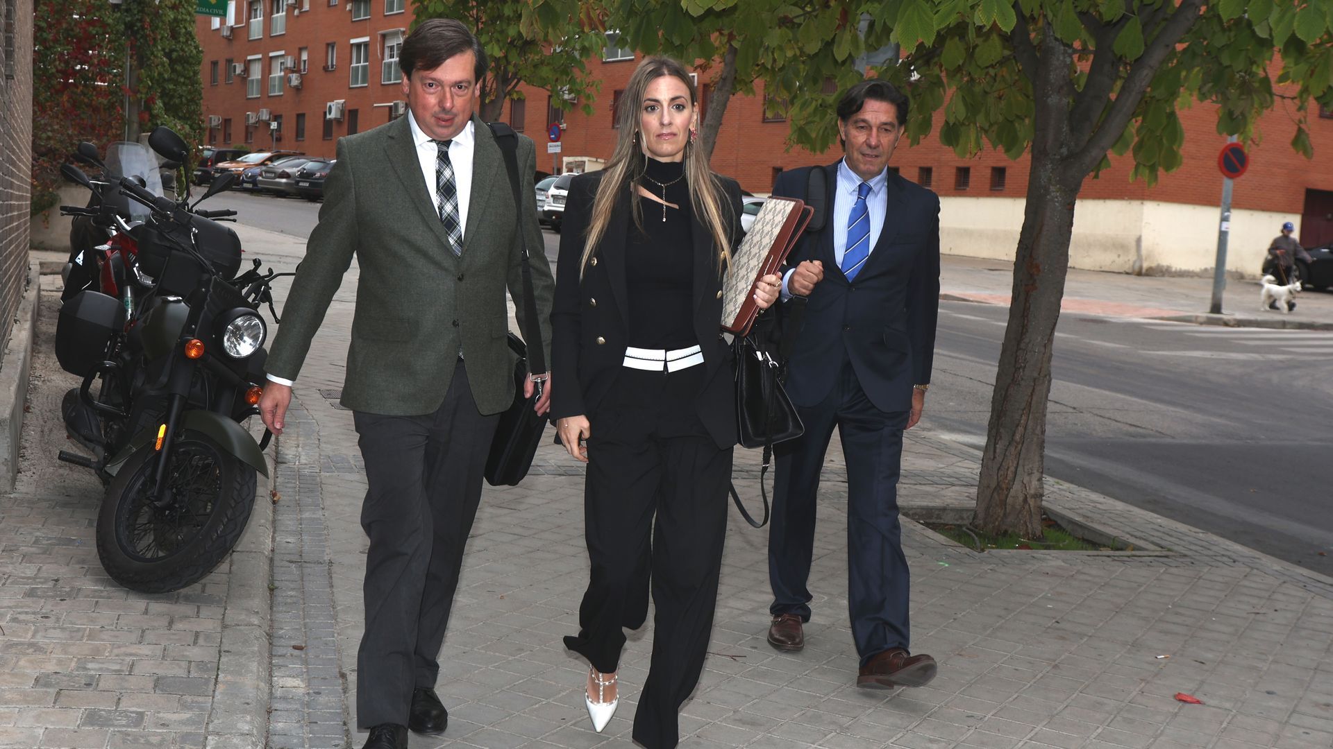 Luis Lorenzo y Arantxa Palomino con su abogado