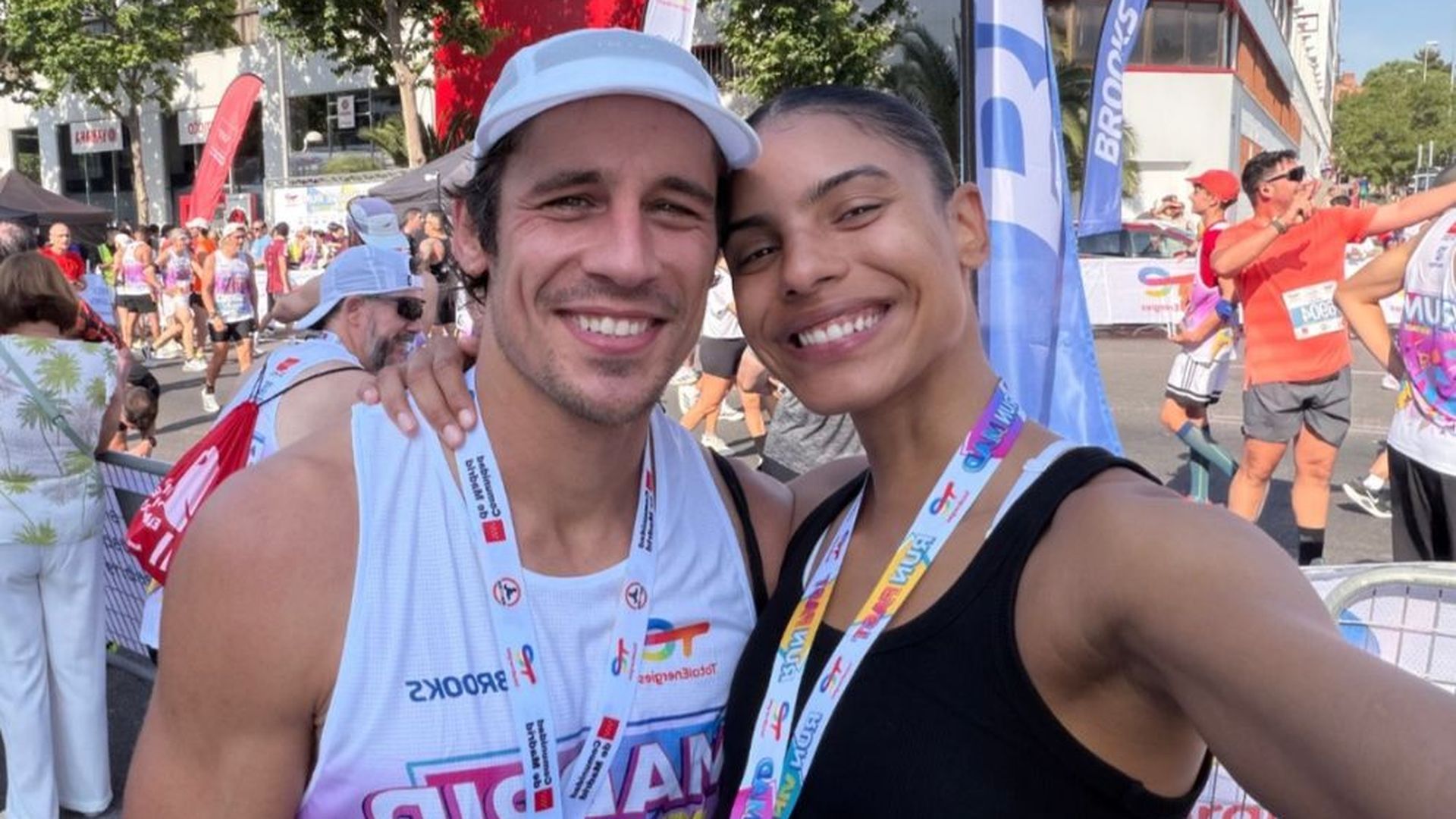 Martiño Rivas y Mileshka, en una fotografía de redes sociales