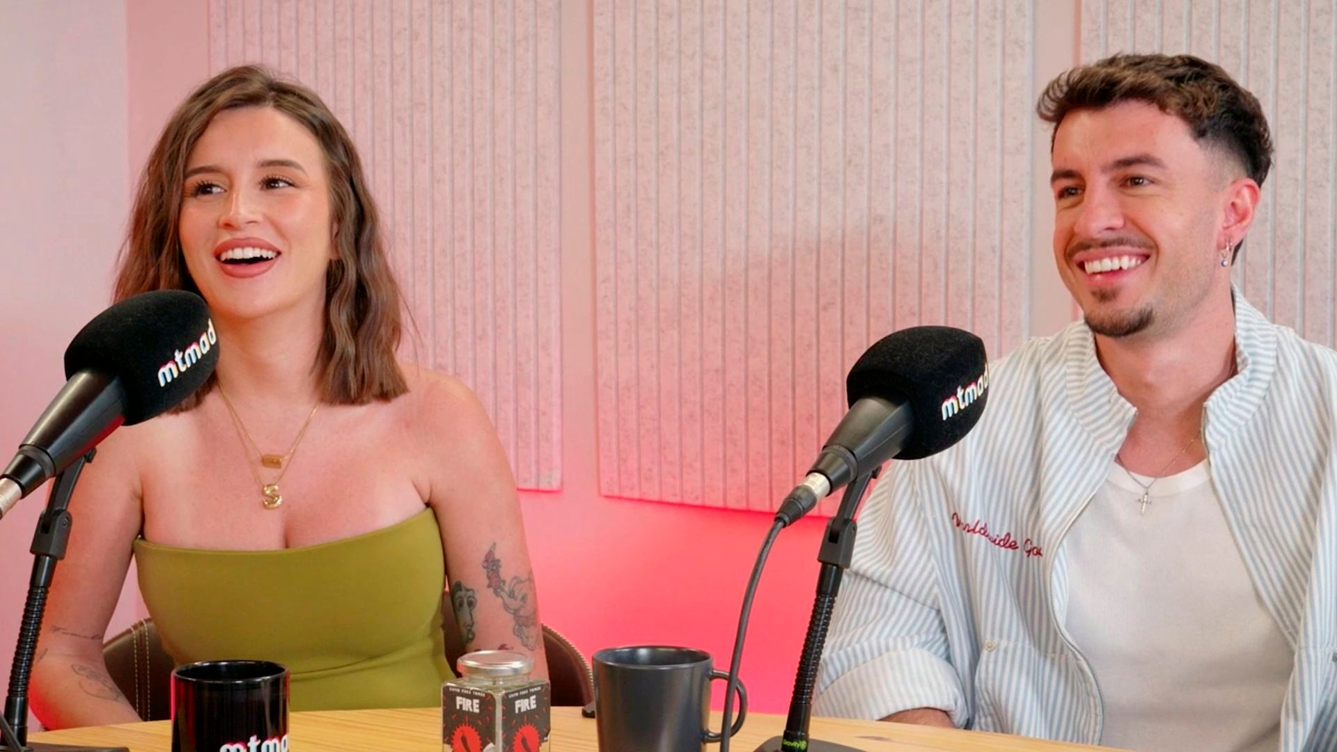Sandra y Juanpi se confiesan: ¿Último beso? ¿Normas en su relación?  En todas las salsas Temporada 10 Top Vídeos 2032