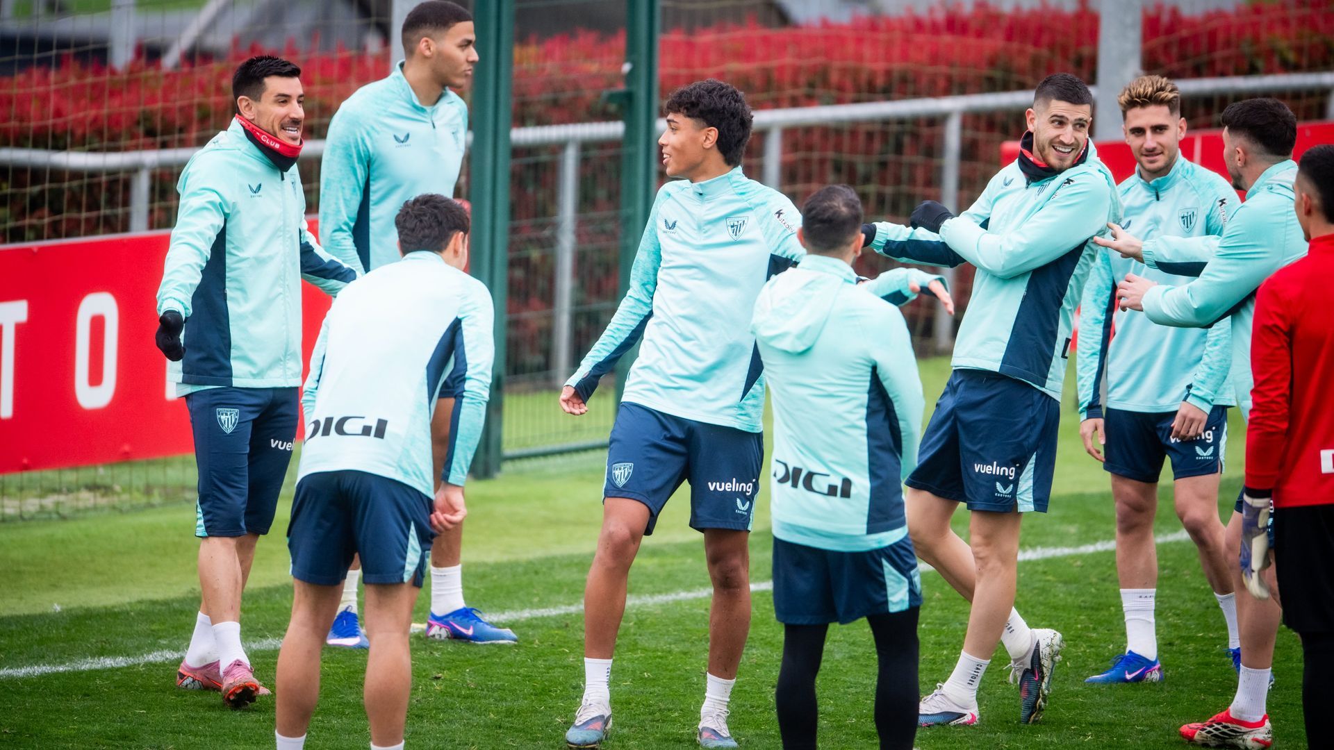 Selton con el grupo en un entrenamiento en Lezama