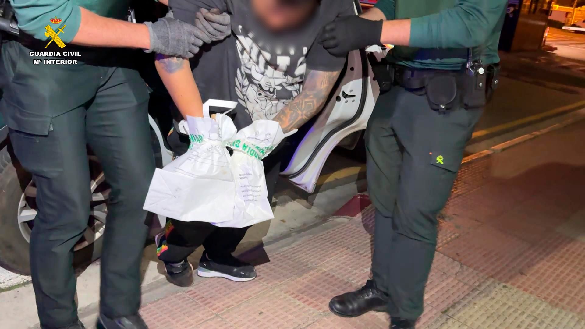 Un vecino evitó que el supuesto homicida de La Rioja matase también a su pareja: la intentó estrangular en dos ocasiones