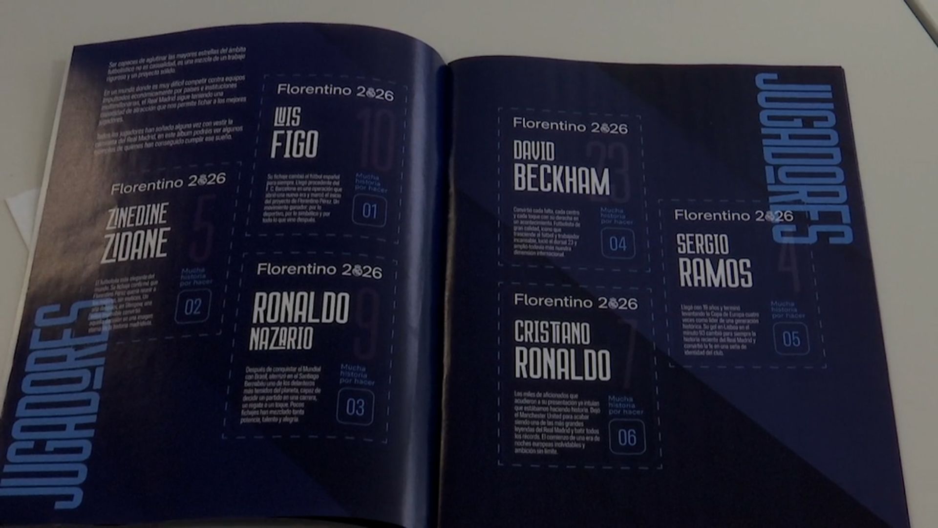 Así es el álbum de cromos que Florentino Pérez ha enviado a los socios como parte de su campaña electoral