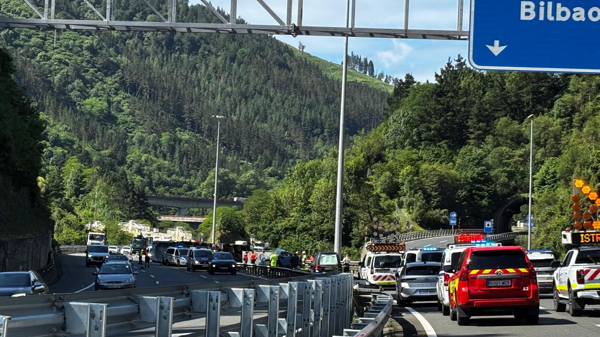 El accidente de tráfico en el que han muerto cinco policías forales en Elgoibar, Guipúzcoa